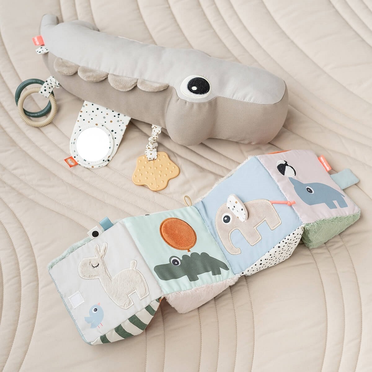 Done by Deer Pierwsze Puzzle Warstwowe Celebration b422f667fa954ae993ecc3ac0f087a4f