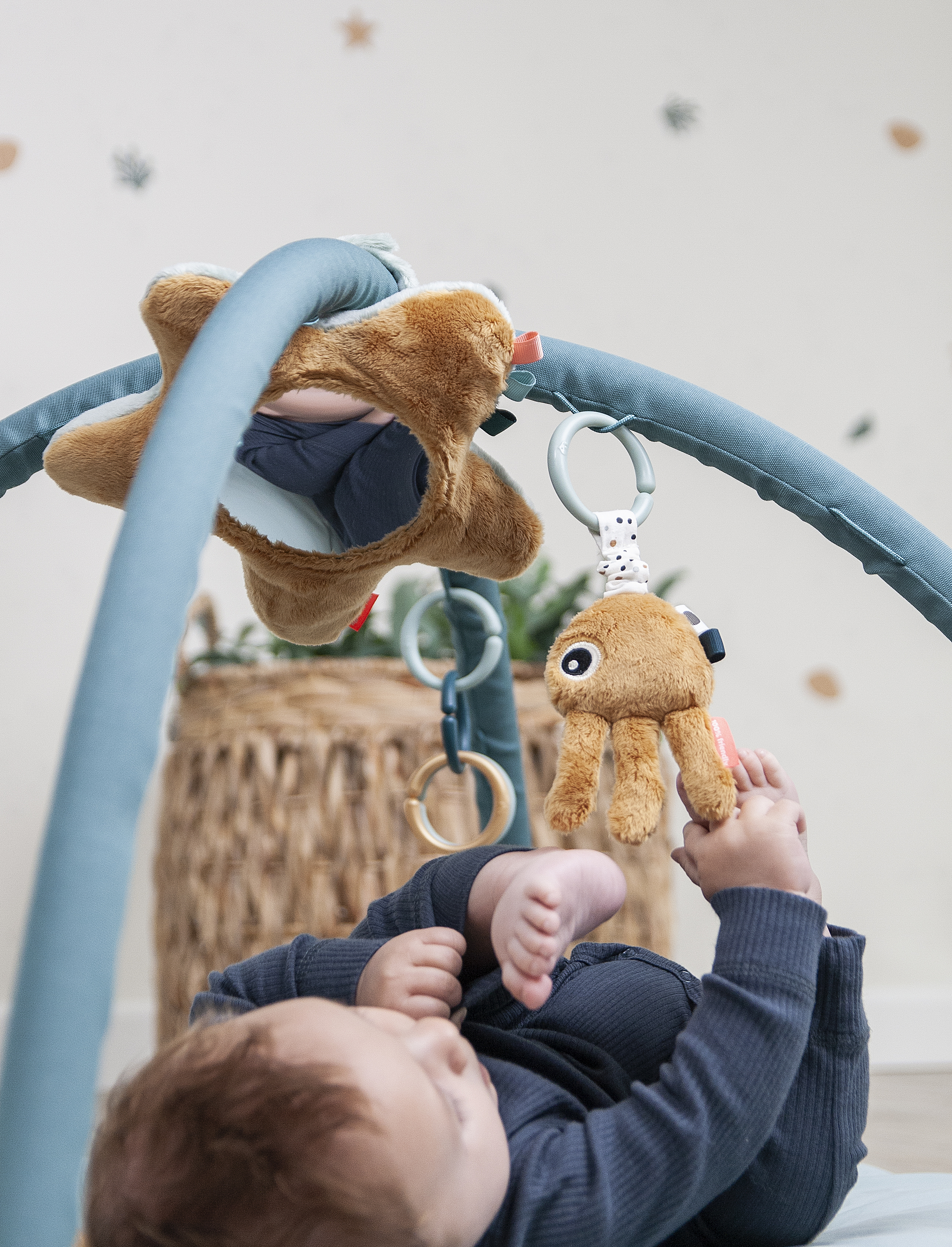 Done by Deer Pierwsze Puzzle Warstwowe Celebration b422f667fa954ae993ecc3ac0f087a4f