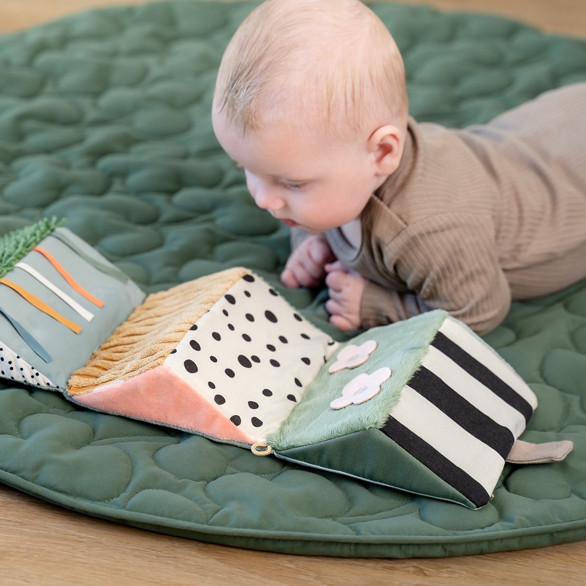 Done by Deer Pierwsze Puzzle Warstwowe Celebration b422f667fa954ae993ecc3ac0f087a4f