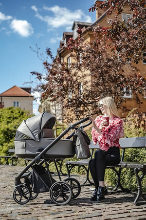 Roan Ivi 2.0 Vintage Wózek Głęboko-Spacerowy Caviar + Cybex Aton B2 i-Size Fotelik Samochodowy 0-13kg + Baza One Volcano Black