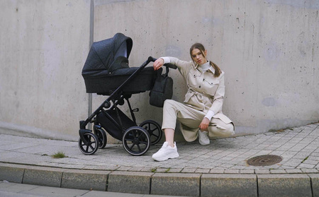 Kunert Molto Wózek Głęboko-Spacerowy 2w1 Grafit Jeans + Kwiaty Czarna Rama Koła Żelowe