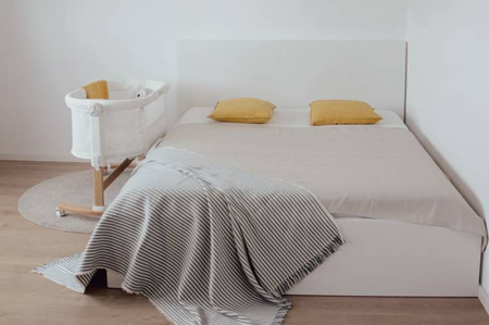 Petite&Mars Glory Łóżeczko Dziecięce z Funkcją Kołyski 2w1