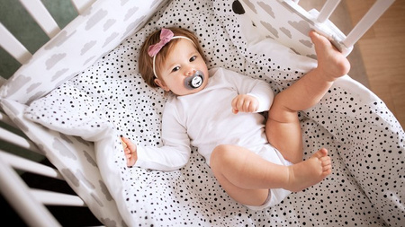 Lovi Dynamiczny Smoczek Uspokajający 18m+ Silikonowy 2szt. 22/880 Salt&Pepper