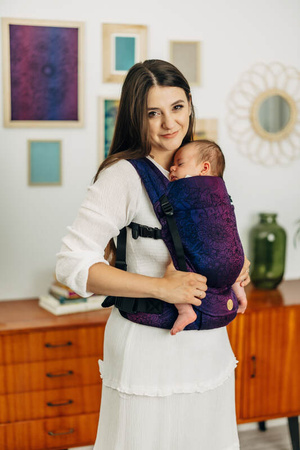 LennyLamb Nosidełko LennyLight z Tkaniny Żakardowej 100% Bawełna Dzikie Wino Bouquet