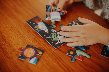 Mudpuppy Puzzle-kartka z życzeniami Kosmos 12 elementów 3+