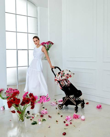 Cybex Coya Wózek Spacerowy Spring Blossom Light + Cybex Coya Moskitiera Black