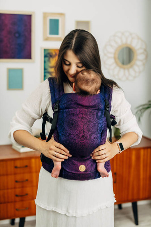 LennyLamb Nosidełko LennyLight z Tkaniny Żakardowej 100% Bawełna Dzikie Wino Bouquet