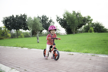 Smart Trike Rowerek Biegowy Czarno-Czerwony