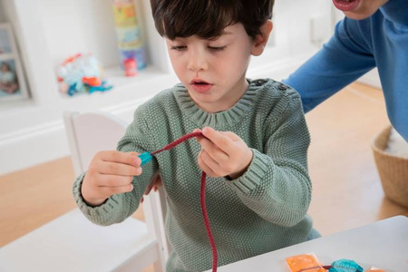 Miniland Zestaw Do Nawlekania 32 Elementy