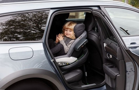 BeSafe iZi Modular RWF X1 i-Size Fotelik Samochodowy 9-18kg Czarny Cab