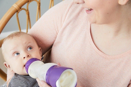 B.Box Butelka dla niemowląt z dozownikiem 240 ml Zielony