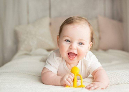 GiliGums Gryzak Silikonowy Małpka Żółty