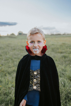 Souza! Kostium peleryna i wampirze zęby Dracula 4-8 lat