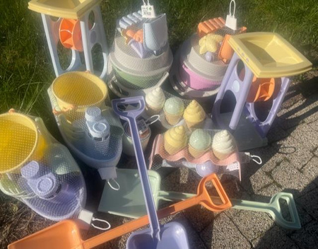 Dantoy Wieża z kubków 7 elem.