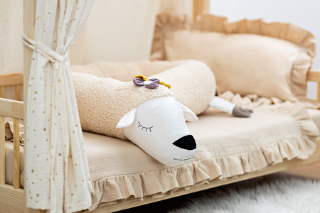 SenLove Poduszka Wałek Ochraniacz do Łóżka Owieczka