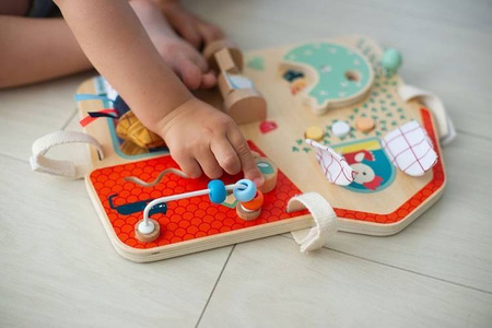 Lilliputiens Drewniana Tablica Manipulacyjna Farma 9m+