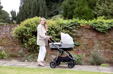 Joie Signature Calmi R129 Gondola z Możliwością Montażu W Samochodzie Carbon + Joie i-Base Encore Baza Obrotowa