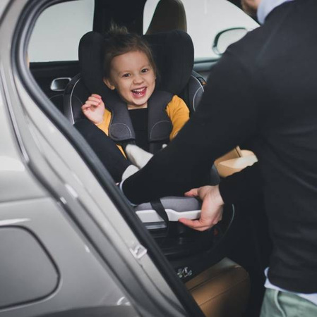 BeSafe Izi Turn B i-Size Fotelik Samochodowy Obrotowy 0-18 kg Czarny Cab 64