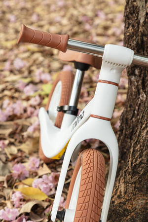 Mima Zoom Lite Rowerek Biegowy Czerwony / Camel