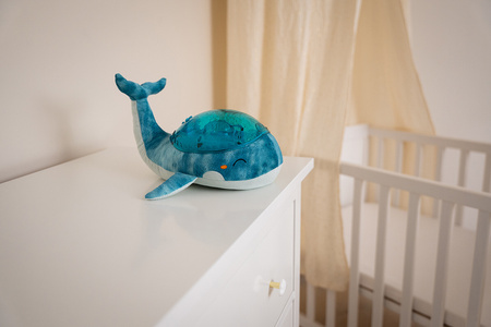 Cloud B Tranquil Whale Lampka z Projekcją Wieloryb Niebieski