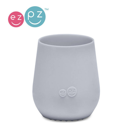 EZPZ Komplet pierwszych naczyń silikonowych First Foods Set pastelowa szarość + kubeczek Tiny Cup pastelowa szarość GRATIS