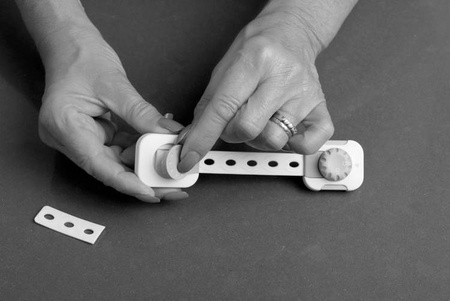 DreamBaby Wielofunkcyjne Zabezpieczenie Twist 'n Lock Do Szafek, Lodówek, Toalety