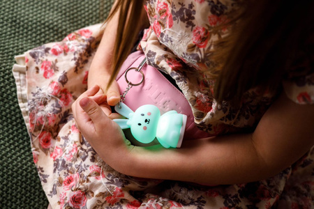 InnoGIO GIOkeyring Silikonowa Lampka z Breloczkiem Rabbit