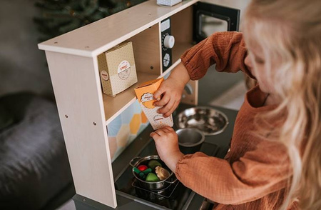 Janod Duża drewniana kuchnia z dźwiękiem, światłem LED i 6 akcesoriami Mozaika 3-8 lat