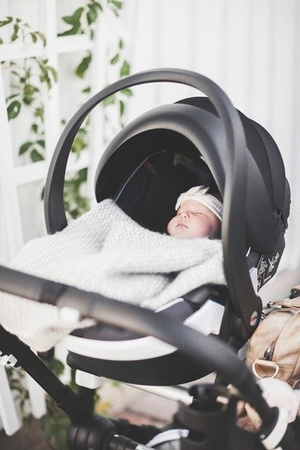 BeSafe iZi Go Modular i-Size WE Fotelik Samochodowy 0-13kg Czarny Cab