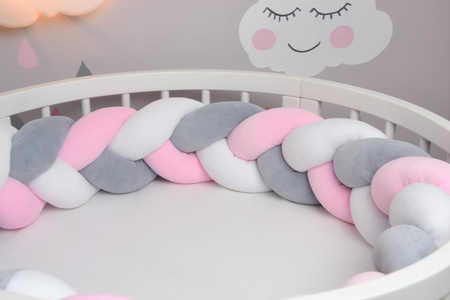 SenLove Ochraniacz do Łóżeczka Warkocz 320 cm Szaro-Różowo-Biały