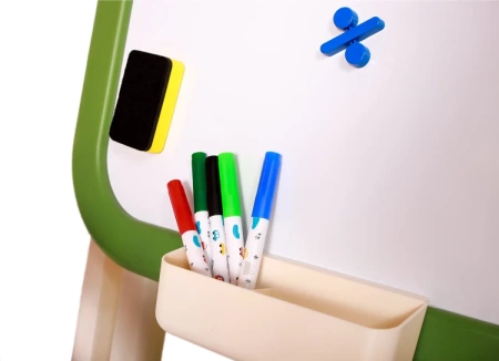 Babyhood BP-105G Tablica Magnetyczna Z Krzesełkiem Zielona