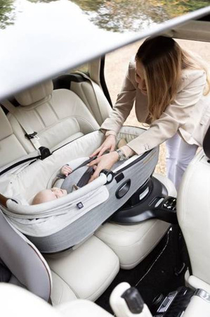 Joie Signature Calmi R129 Gondola z Możliwością Montażu W Samochodzie Eclipse + Joie i-Base Encore Baza Obrotowa