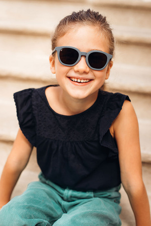 Beaba Okulary przeciwsłoneczne dla dzieci 4-6 lat Sunny - Mineral grey