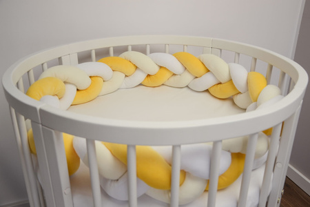 SenLove Ochraniacz do Łóżeczka Warkocz 360cm Żółto-Kremowy