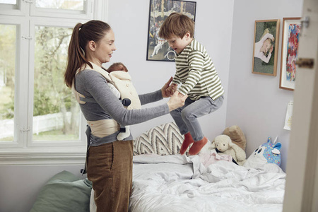 BeSafe Newborn Haven Nosidełko Dla Noworodków Piaskowy