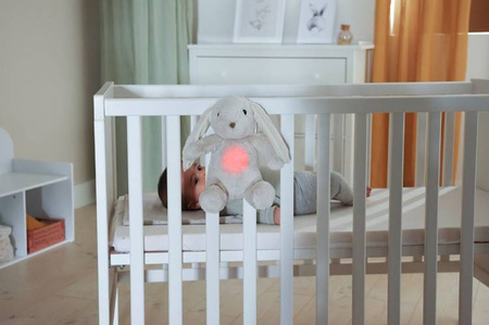 Cloud B Szumiący Królik z Czujnikiem Ruchu i Pozytywką Billy Bunny