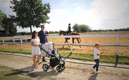 Kunert Mila Wózek Głęboko-Spacerowy 2w1 Czarny Biała Rama Koła Żelowe