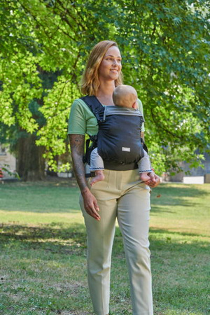 Chicco Skin Fit Nosidło Black Beauty