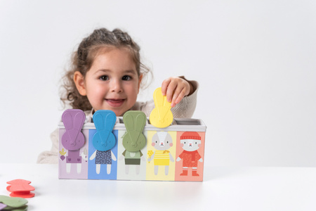 Taf Toys Królicza Zabawa Edukacyjna Zabawka z Klipsami do Rozwoju Motoryki i Kolorów