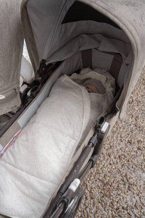 Lodger Wodoodporny Wielofunkcyjny Otulacz z Polarowym Wnętrzem Jasnobeżowy Szary Taslon Drizzle