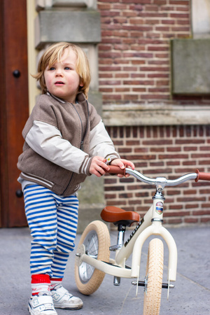 Trybike Pierwszy Rowerek Dziecięcy Biegowy Kremowy