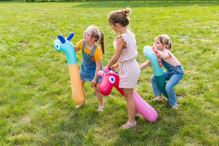 QUUT Dmuchany makaron do pływania Dino