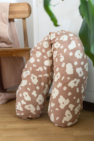 Beaba Ergonomiczna poduszka rogal dla kobiet w ciąży i karmiących Big Flopsy ™ Print Jersey Savannah Bloom