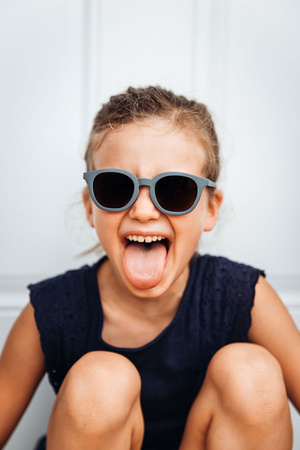 Beaba Okulary przeciwsłoneczne dla dzieci 4-6 lat Sunny - Mineral grey