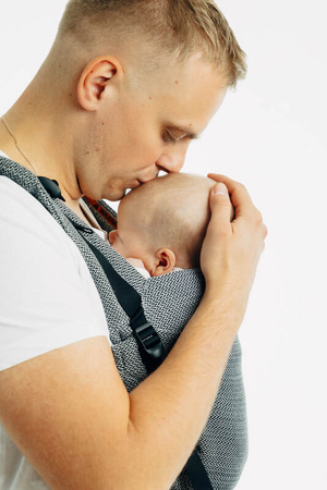 LennyLamb Moje Pierwsze Nosidełko LennyUpGrade PRO, Splot Jodełkowy, 100% Bawełna , Rozmiar Standard - Mała Jodełka Ombre Szary