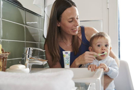 Chicco Pasta Do Zębów O Smaku Jabłkowo Bananowym 50 Ml Bez Fluoru 6 M+