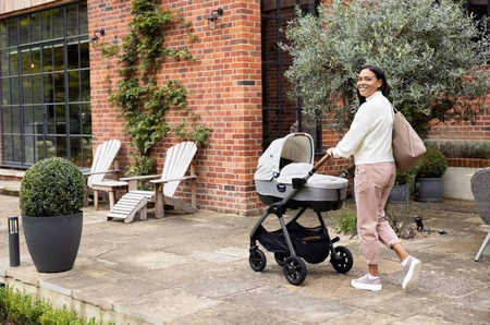 Joie Signature Calmi R129 Gondola z Możliwością Montażu W Samochodzie Eclipse + Joie i-Base Encore Baza Obrotowa