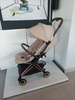 [OUTLET] Cybex Coya Wózek Spacerowy Rama Rosegold Black Cozy Beige