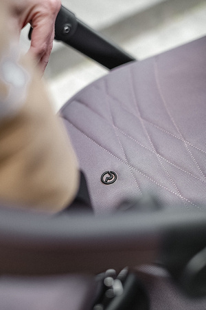 Roan Ivi 2.0 Vintage Wózek Głęboko-Spacerowy Hazel + Cybex Aton B2 i-Size Fotelik Samochodowy 0-13kg + Baza One Volcano Black