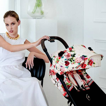 Cybex Coya Wózek Spacerowy Spring Blossom Light 2023